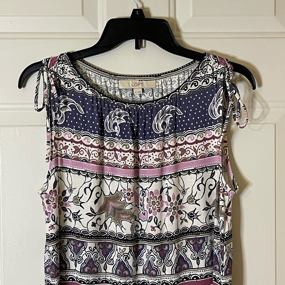 - Loft sleeveless pattern top size X Small - Picture 3 of 8